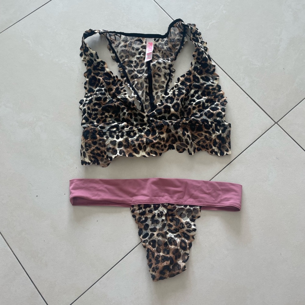 Victoria’s Secret set